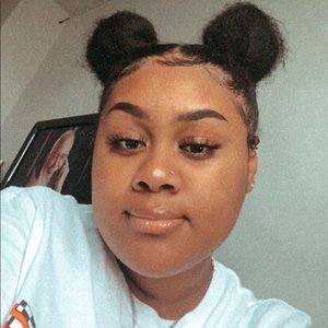 Meet your Posher, Desiree